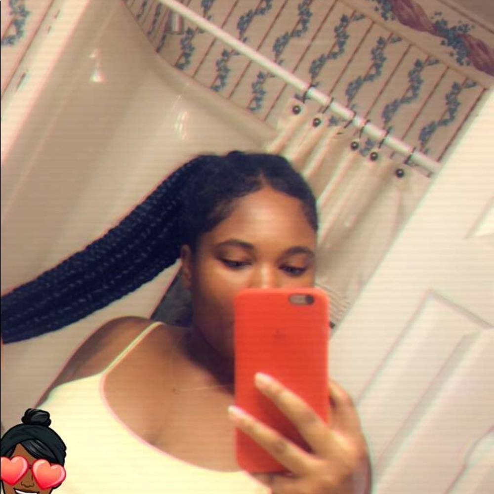 Meet your Posher, Charnei